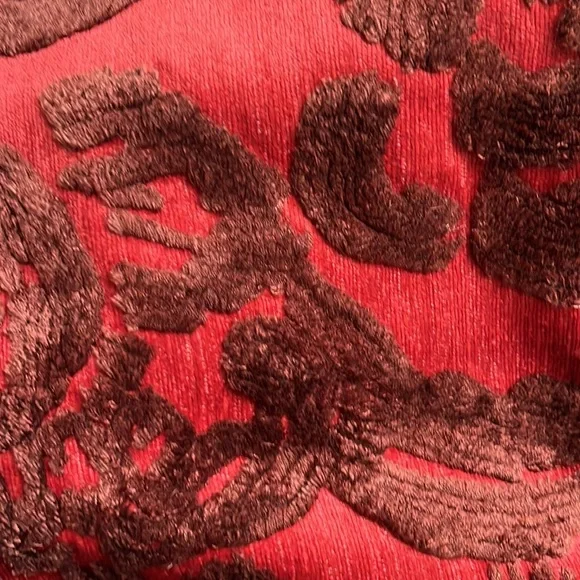 NWOT Pottery Barn decorative pillow. Size 22” x 22”. Cotton and polyester - Picture 4 of 9